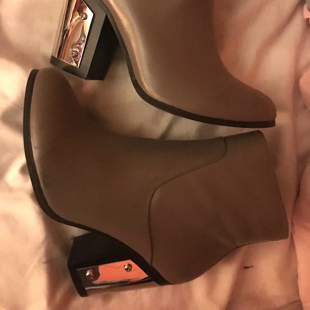 Shoe mint Trisha grey booties